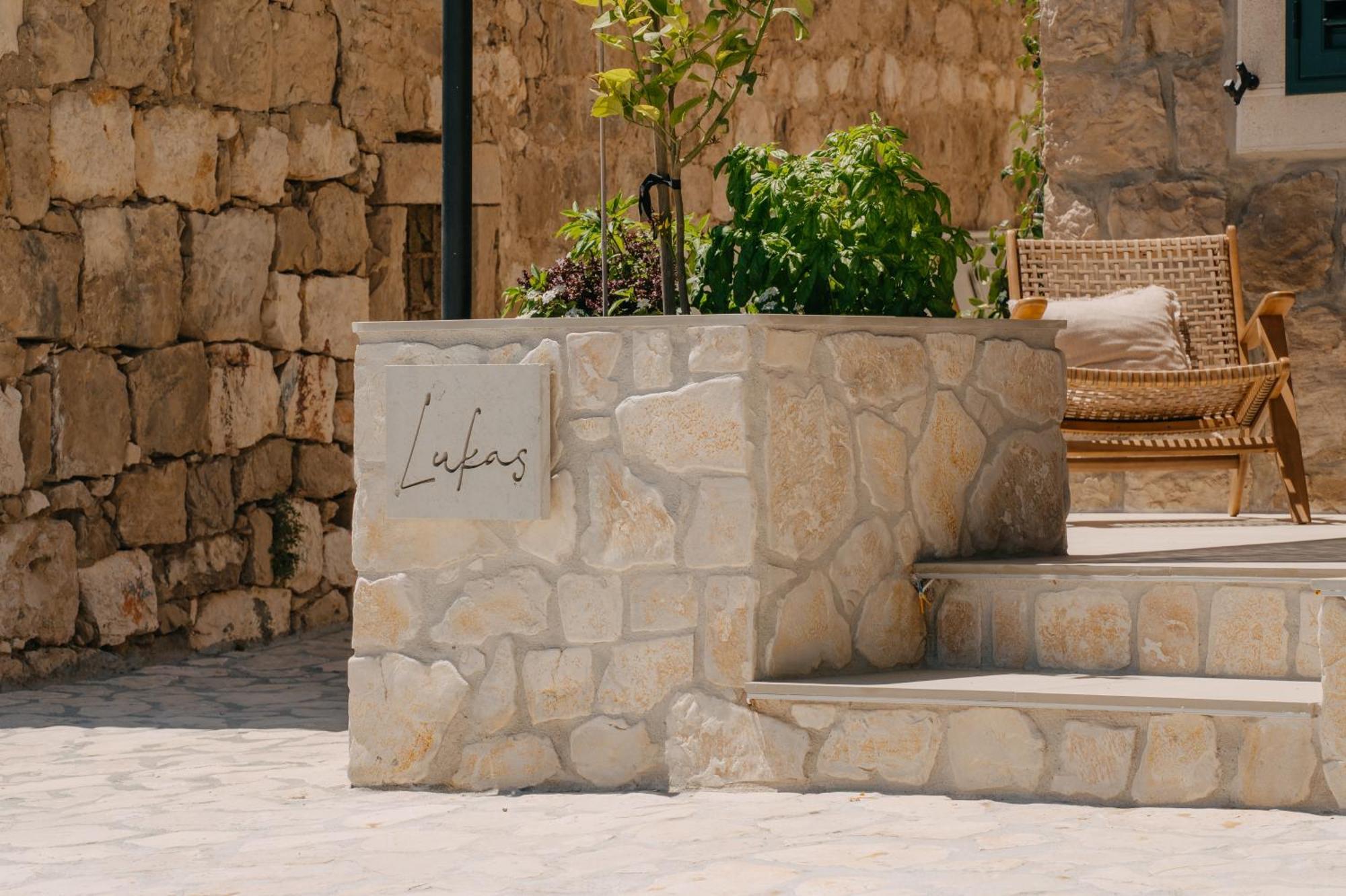 Lukas Apartment Ston Exterior photo